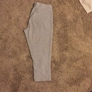 Gray leggings, great condition, fit well, stretchy